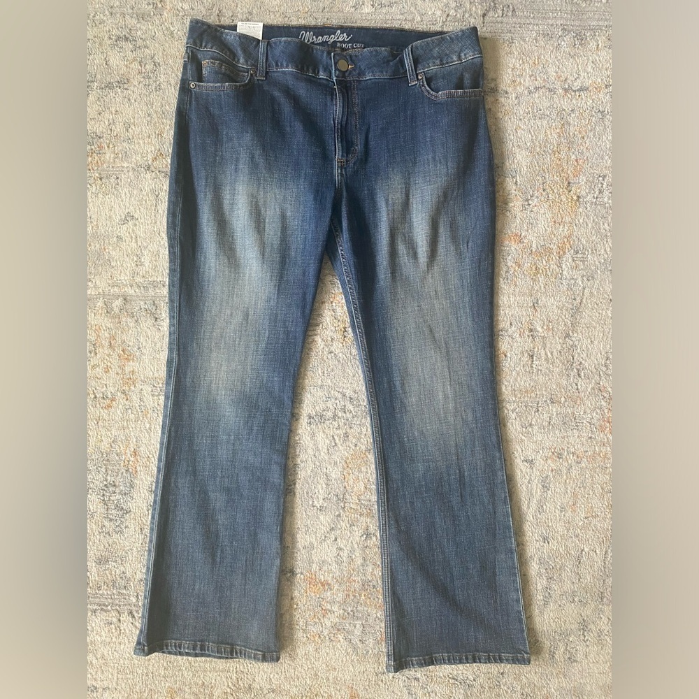 Wrangler boot cut men’s jeans. Size 35/32.​​​​